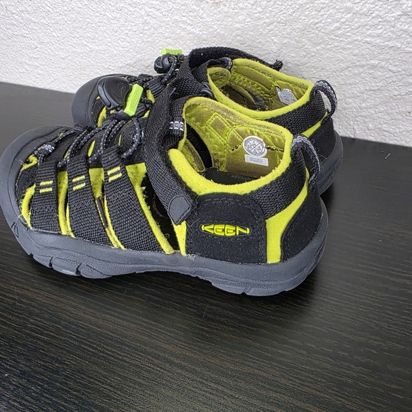 KEENS Black Water Big Kids' Newport H2 Size 1 - Picture 3 of 14